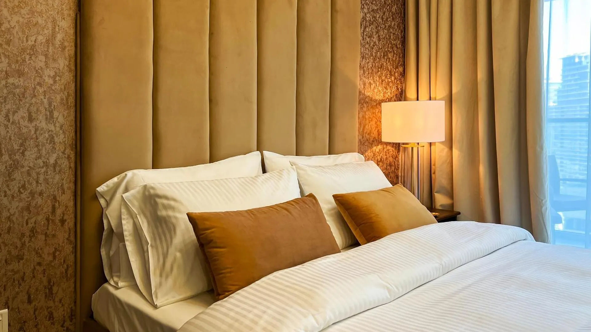 شقة Keyrock Living - Chic Reva 1Br With Pool Access دبي الإمارات العربية المتحدة
