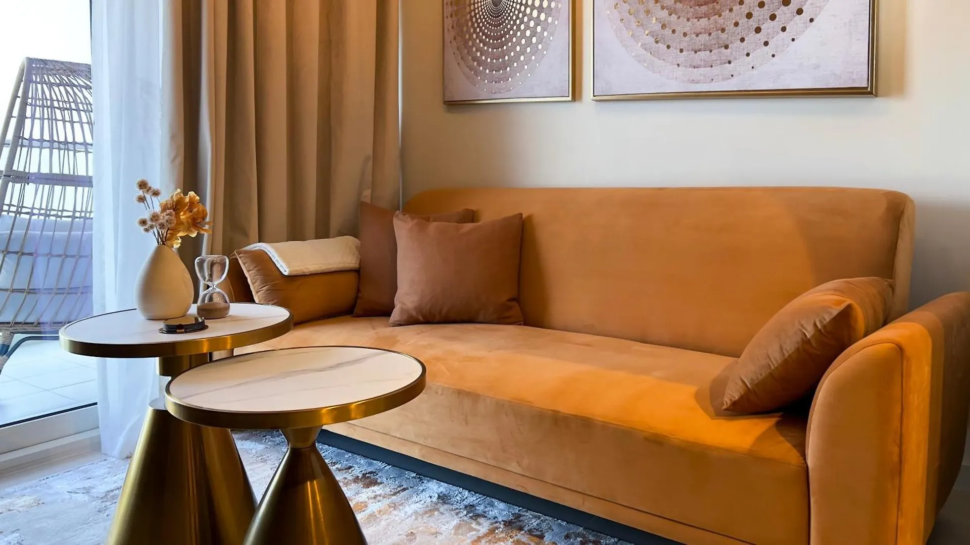 Keyrock Living - Chic Reva 1Br With Pool Access Apartment Dubai